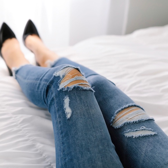 Tribeca Frayed Hem Jeans - Picture 2 of 8